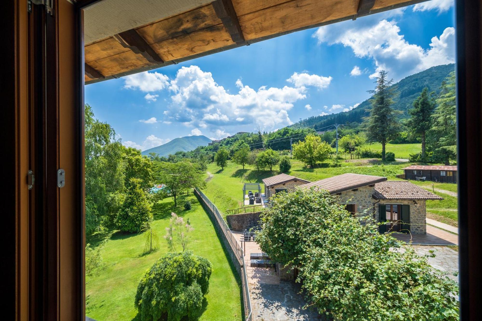 Agriturismo Borgo Biaia Camporgiano Exterior photo